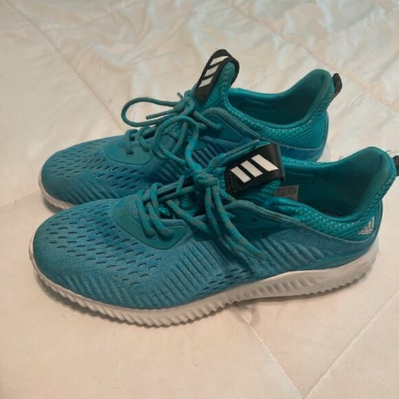 Adidas Tennis Shoes - Picture 6 of 6